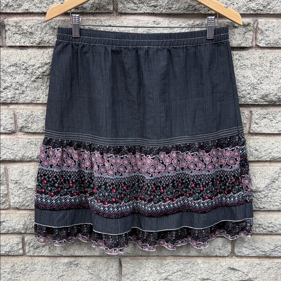 Marie Claire Dresses & Skirts - Chic Black Floral A-Line Skirt